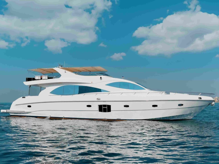 Majesty Yachts 92 de alquiler a Dubai Marina