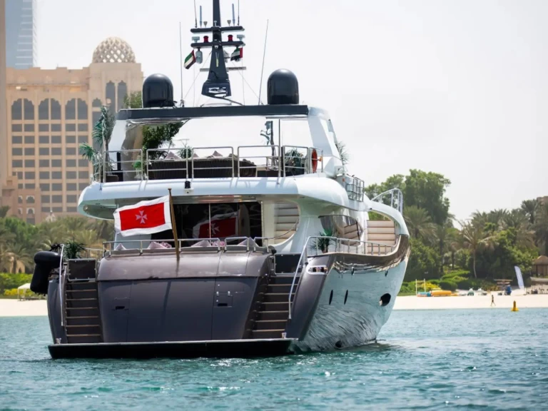 Alquiler de Yate de lujo, con o sin patrón NEDSHIP Dubai Marina