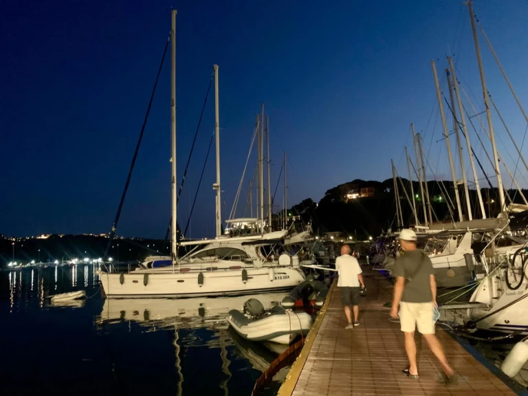 Alquiler San Lorenzo al Mare - Bavaria Bavaria 42 Cruiser en SamBoat