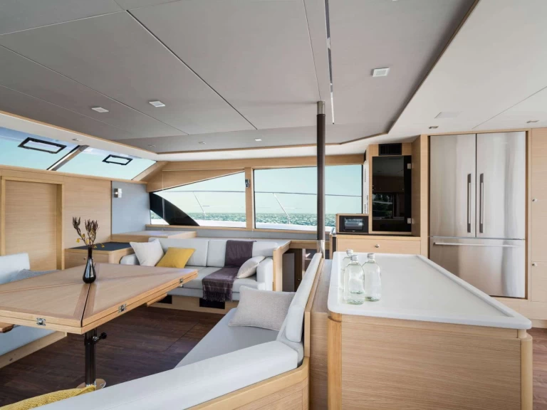 Alquiler de Yate de lujo, con o sin patrón Aquila El Pireo