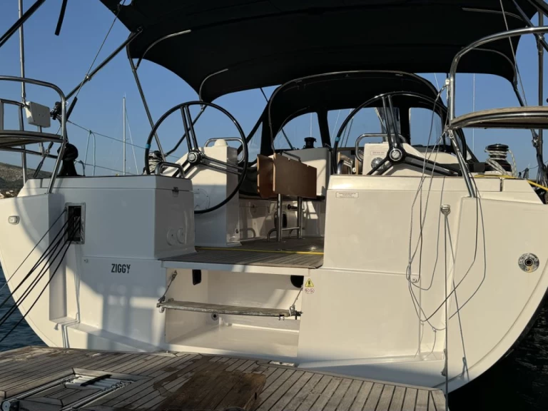 Velero para alquilar Trogir al mejor precio