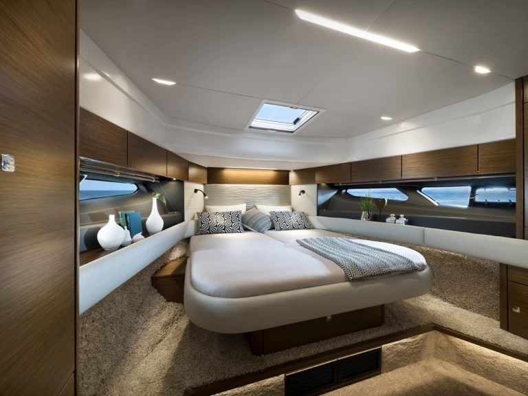 Bavaria Bavaria R55 de alquiler a Seget Donji