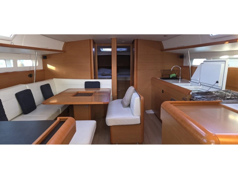 Alquiler Velero Jeanneau con o sin  título de navegación