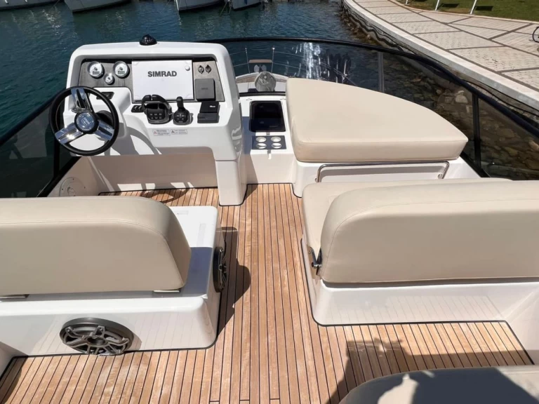 Lancha para alquilar Šibenik al mejor precio