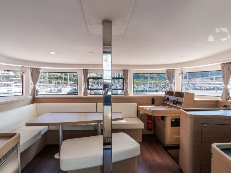 Alquiler de barcos Castellammare del Golfo barato de Lagoon 42