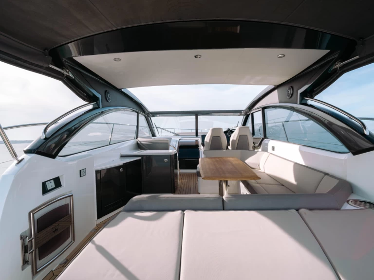 Alquiler de embarcaciones Princess Princess V48 enCannes en Samboat