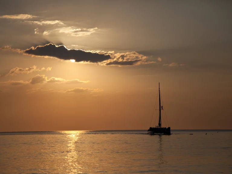 Alquiler Catamarán en Montego Bay - Custom Made custom