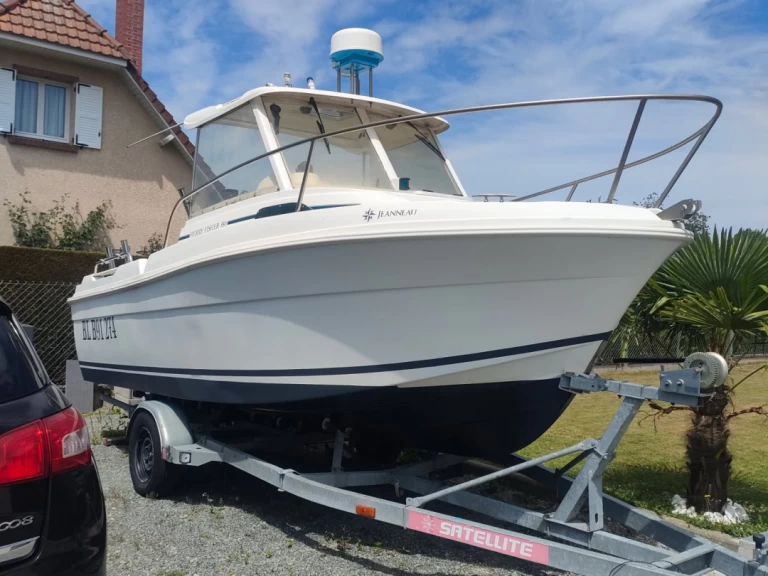 Jeanneau Merry Fisher 580 HB de alquiler a Francia