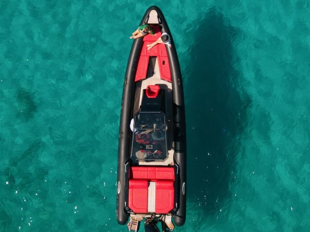 Alquiler Neumática en Ornós - SEA FIGHTER Ultimeight 30ft