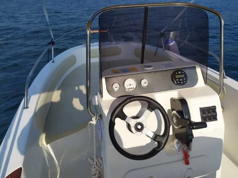 Alquiler Lancha Mingolla con o sin  título de navegación