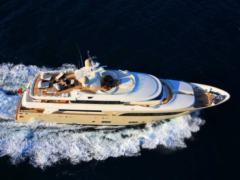 Alquiler de Crn 150 en Dubai Marina