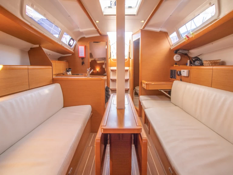 Alquiler de barcos Agía Effimía barato de Sun Odyssey 33i