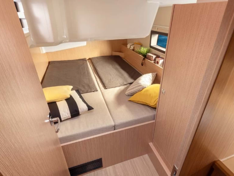 Alquiler de embarcaciones Bavaria Bavaria C38 enAgía Effimía en Samboat