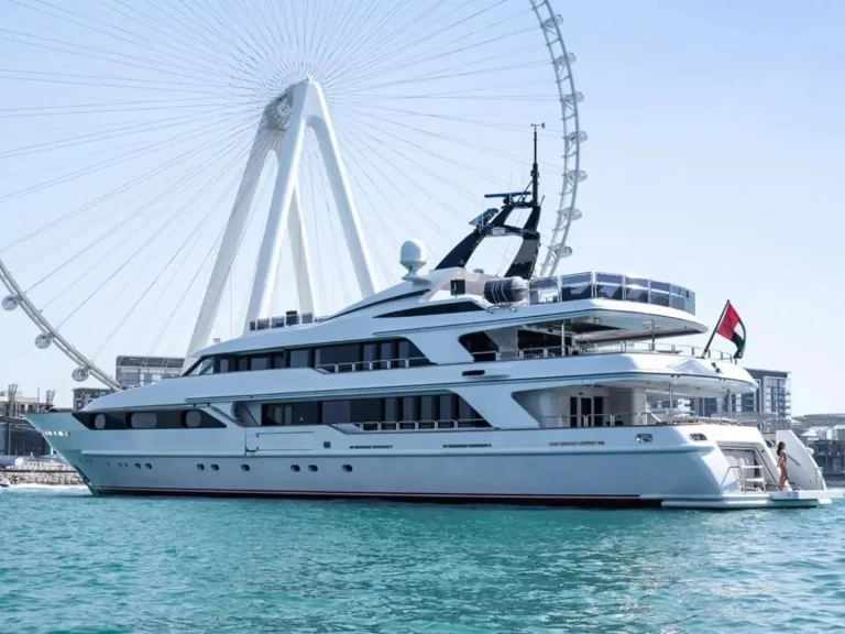 Alquiler de embarcaciones Benetti 164 enDubai Marina en Samboat