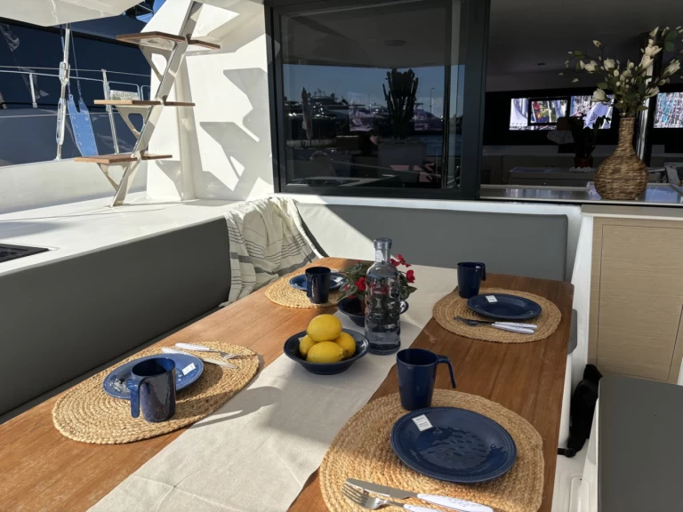 Alquiler de embarcaciones Dufour Dufour Catamarans 48 Sail enIbiza en Samboat