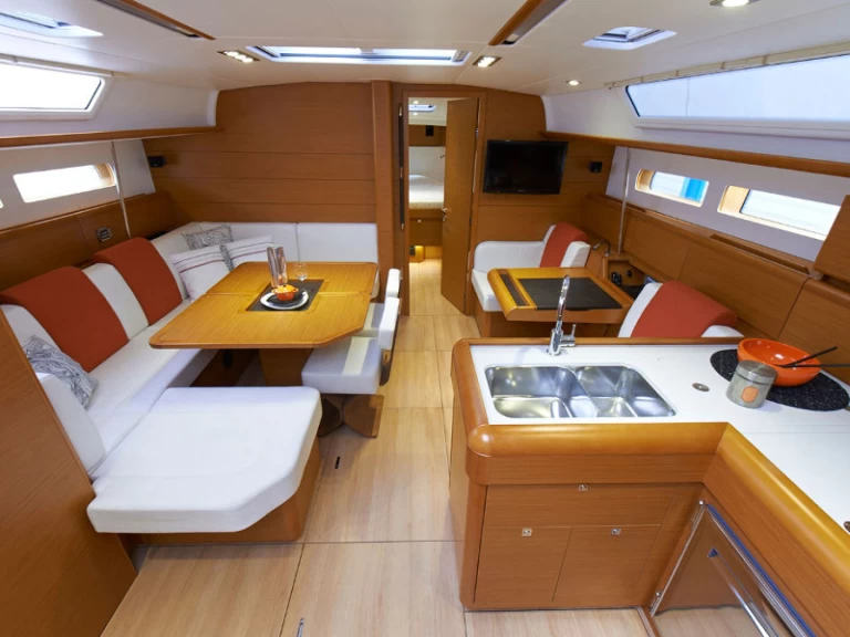 Alquiler de embarcaciones Jeanneau Sun Odyssey 469 enÁlimos en Samboat