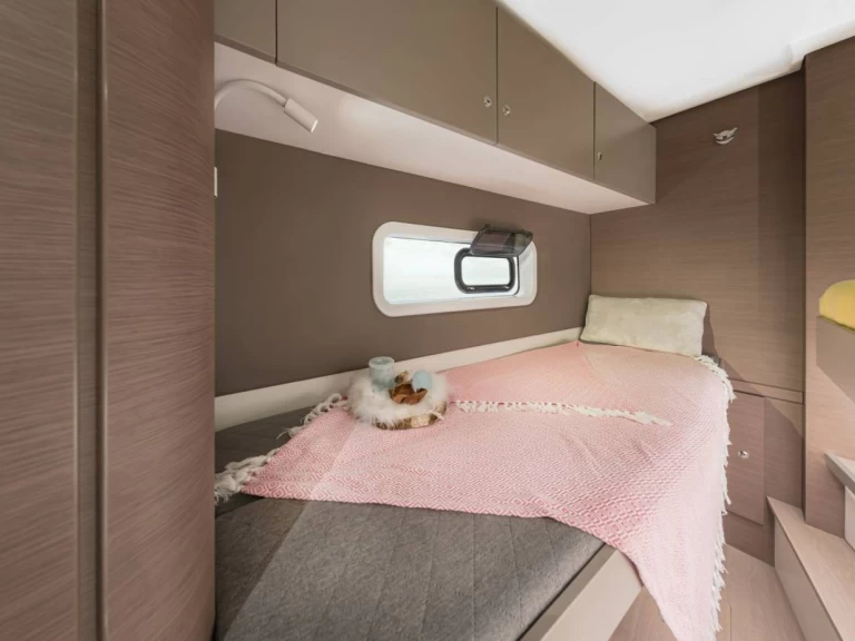 Alquiler de barcos Lávrio barato de Bali Catspace Voile