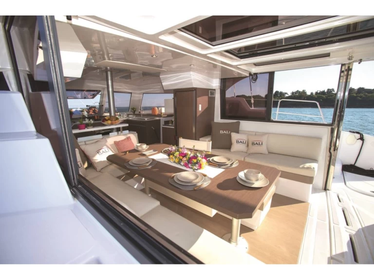 Alquiler de Catamarán, con o sin patrón Bali Lávrio