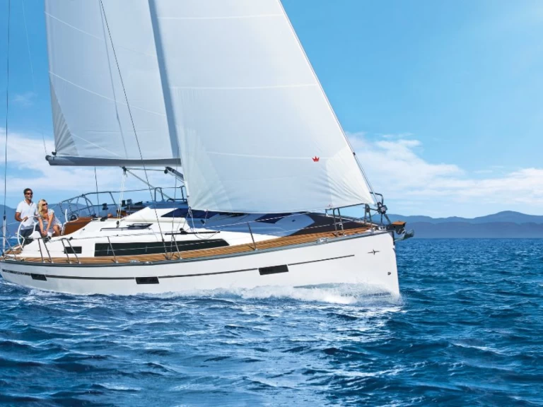 Alquiler de embarcaciones Bavaria Cruiser 37 enSukošan en Samboat