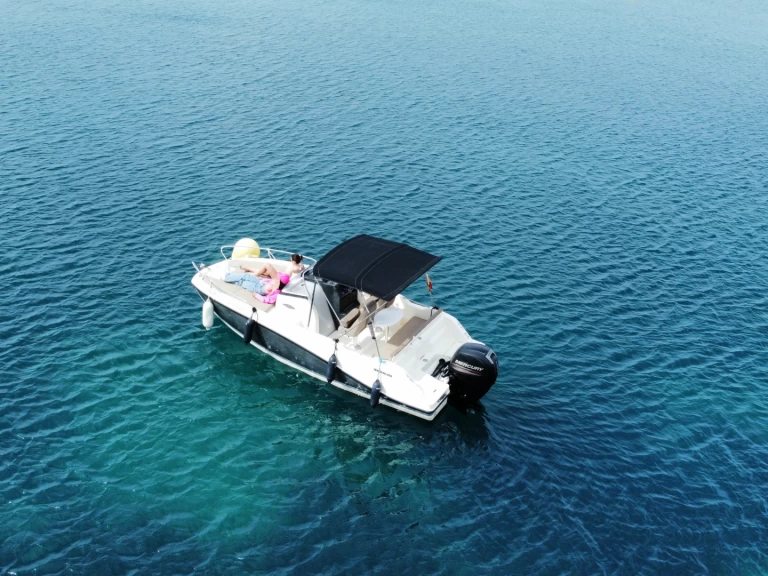 Quicksilver Activ 605 Sundeck de alquiler a Calp / Calpe