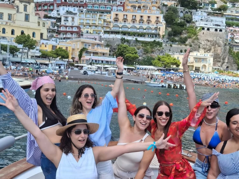 Alquiler Lancha Tirrenia con o sin  título de navegación