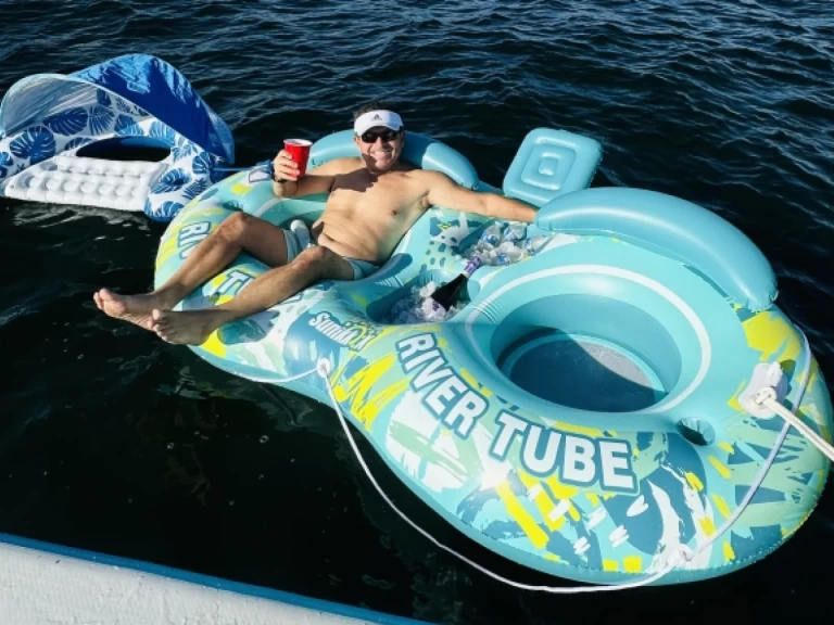 Alquiler de Sea Ray 450 express bridge en West Palm Beach