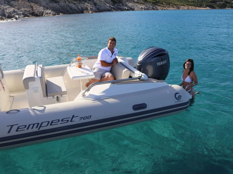 Alquiler Neumática en Marine de Sant'Ambrogio - Capelli Tempest 700 luxe 
