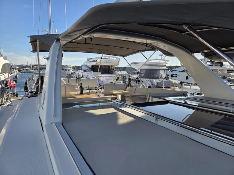 Velero para alquilar Kaštela al mejor precio