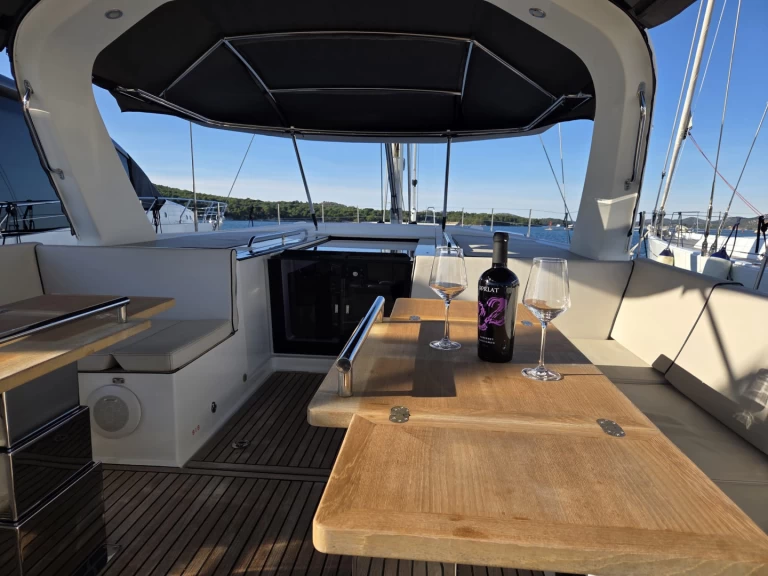 Alquiler de Velero, con o sin patrón Bénéteau Kaštela