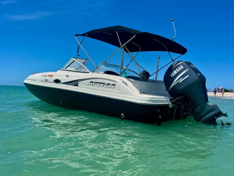 Alquiler de embarcaciones HURRICANE SD 217  enCape Coral en Samboat