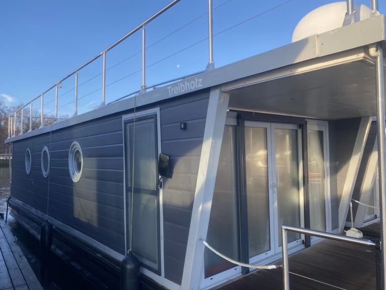 Alquiler de barcos Waren (Müritz) barato de Woma D13 - Standard