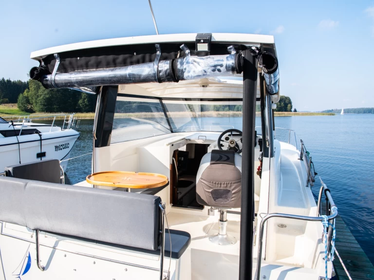 nautika 830 de alquiler a Ogonki