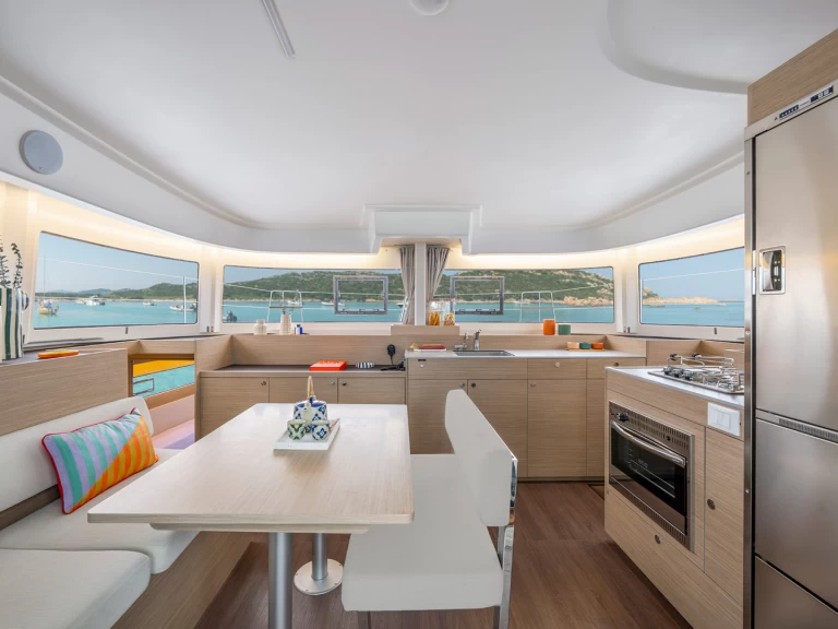 Alquiler Catamarán Lagoon con o sin  título de navegación