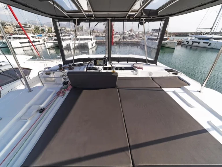 Alquiler de Lagoon Lagoon 46 en Álimos