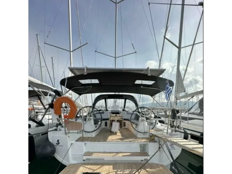 Alquiler de Bénéteau Oceanis 40.1 en Álimos