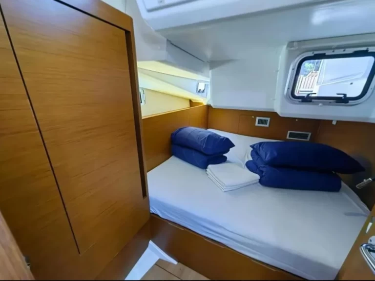 Alquiler Velero Jeanneau con o sin  título de navegación