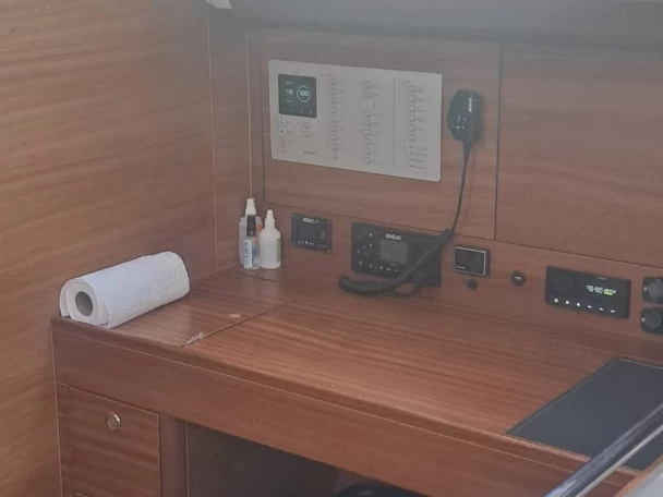 Elan Impression 45.1 de alquiler a Álimos