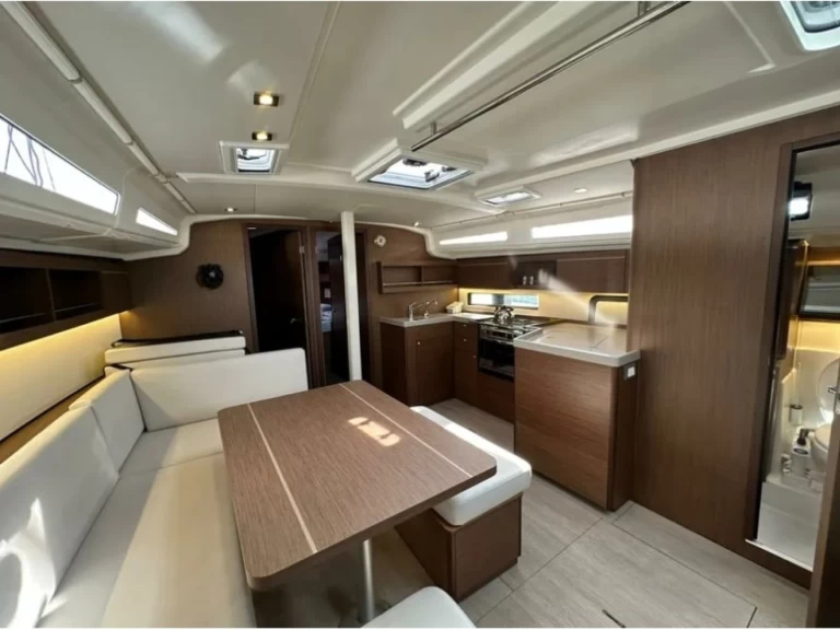 Alquiler de embarcaciones Bénéteau Oceanis 40.1 enÁlimos en Samboat