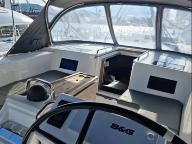 Velero para alquilar Volos al mejor precio