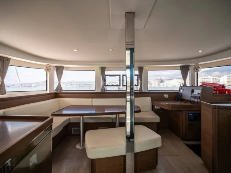 Catamarán para alquilar Volos al mejor precio