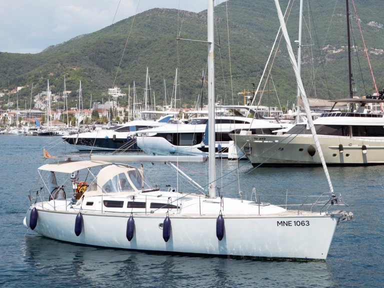 Jeanneau Sun Odyssey 40.3 de alquiler a Tivat