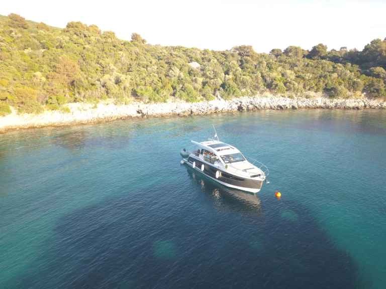 Alquiler Biograd na Moru - Sealine Sealine C390 en SamBoat