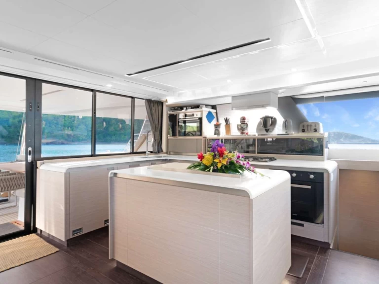 Alquiler Yate de lujo Fountaine Pajot con o sin  título de navegación