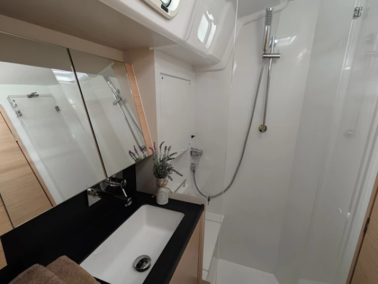 Velero para alquilar Pomer al mejor precio