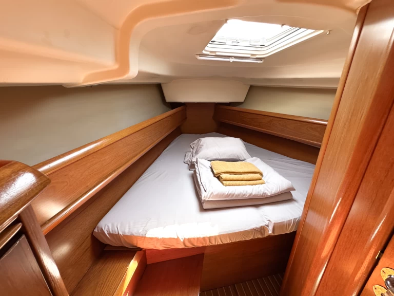 Alquiler Velero Jeanneau con o sin  título de navegación