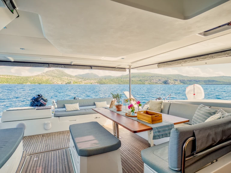 Alquiler de Catamarán, con o sin patrón Fountaine Pajot Lefkáda