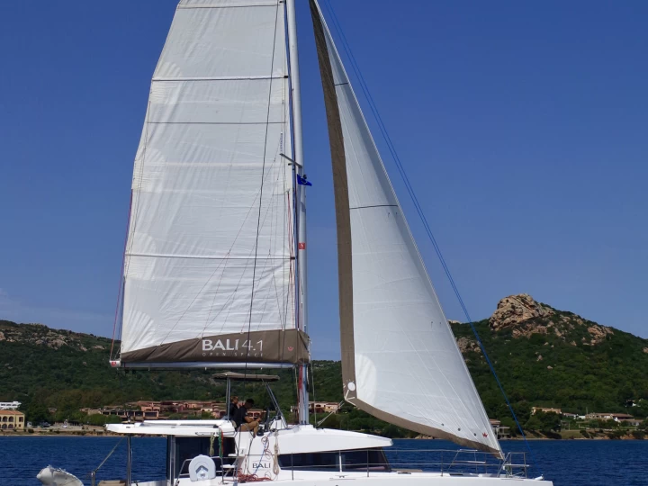 Alquiler de Catamarán, con o sin patrón Bali Olbia