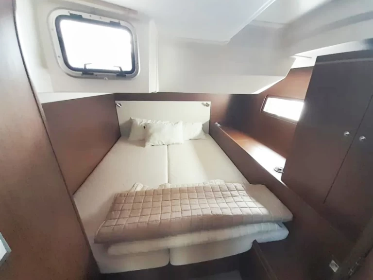 Alquiler de barcos Álimos barato de Oceanis 51.1