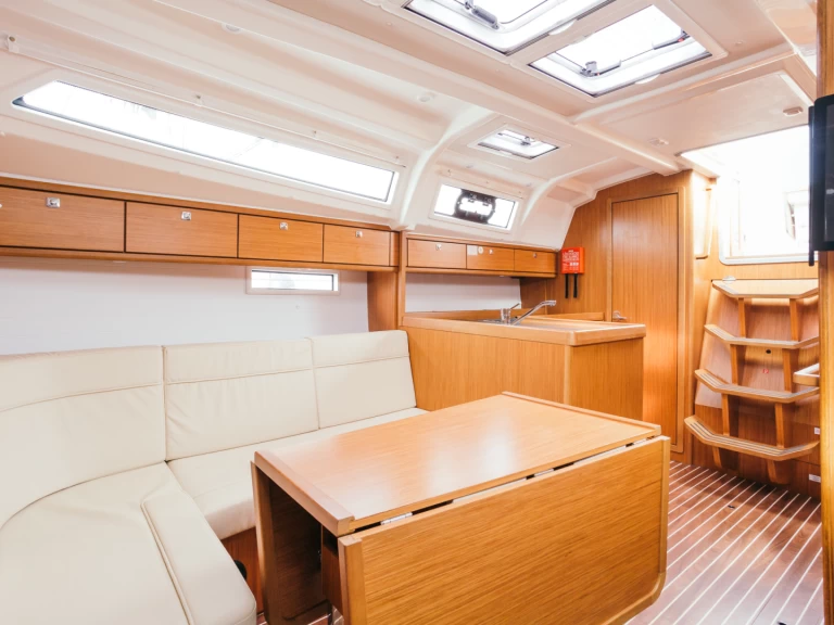 Alquiler de Bavaria Cruiser 37 en Lemmer