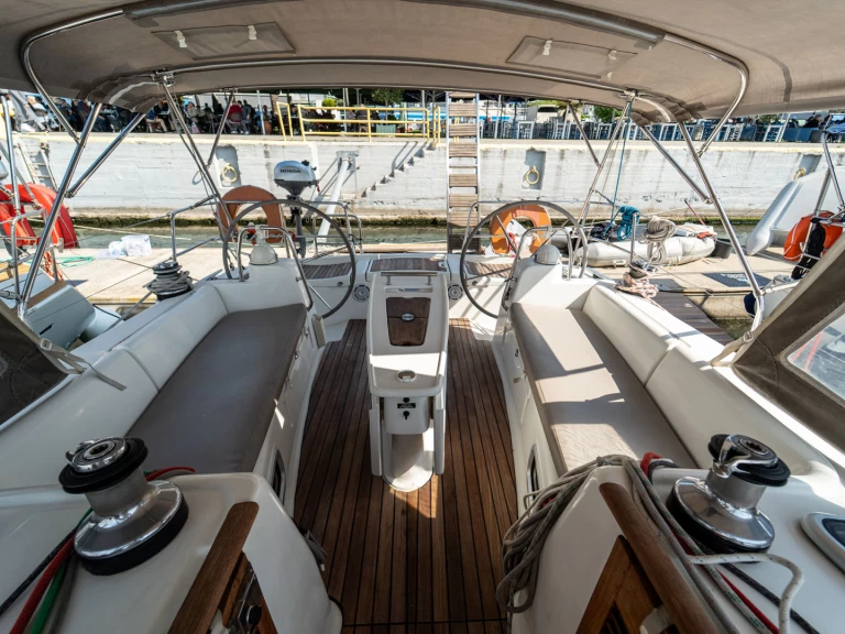 Velero para alquilar Kavála al mejor precio